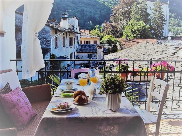 Bb Chiavenna Centro Storico Bed & Breakfast Exterior photo